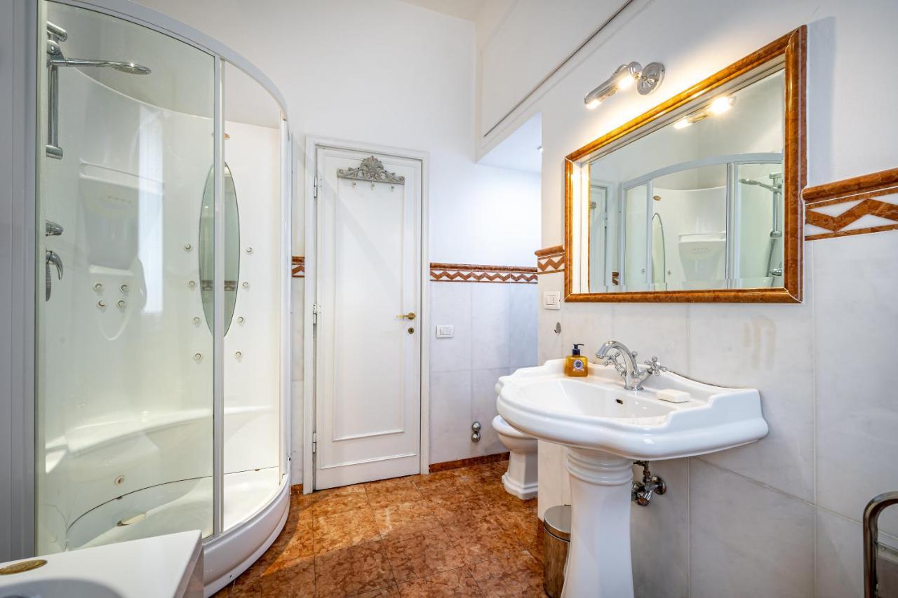 Yid D'Azeglio Luxury Apartment With Parking Florens Exteriör bild