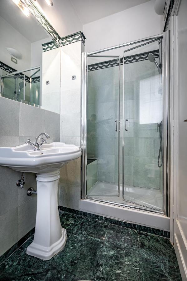 Yid D'Azeglio Luxury Apartment With Parking Florens Exteriör bild