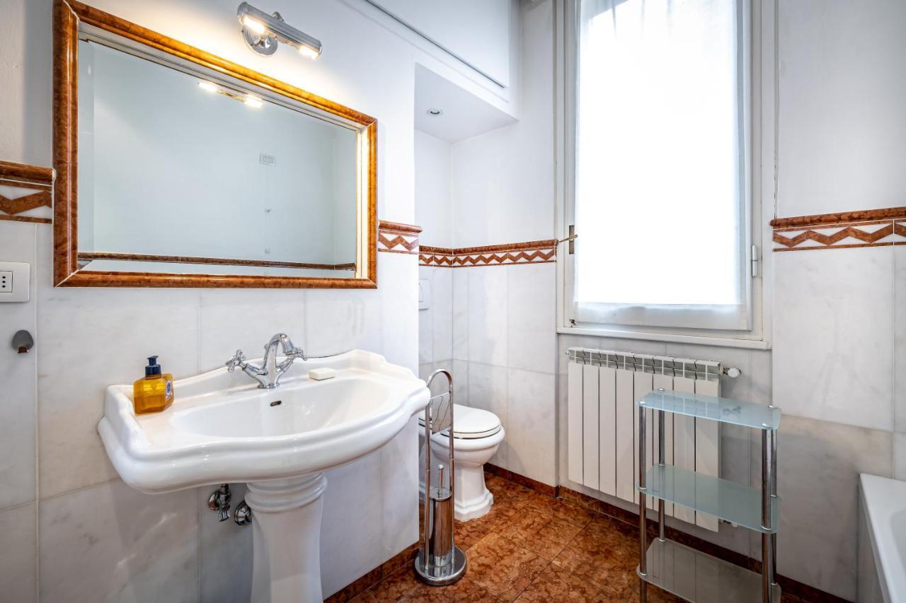 Yid D'Azeglio Luxury Apartment With Parking Florens Exteriör bild